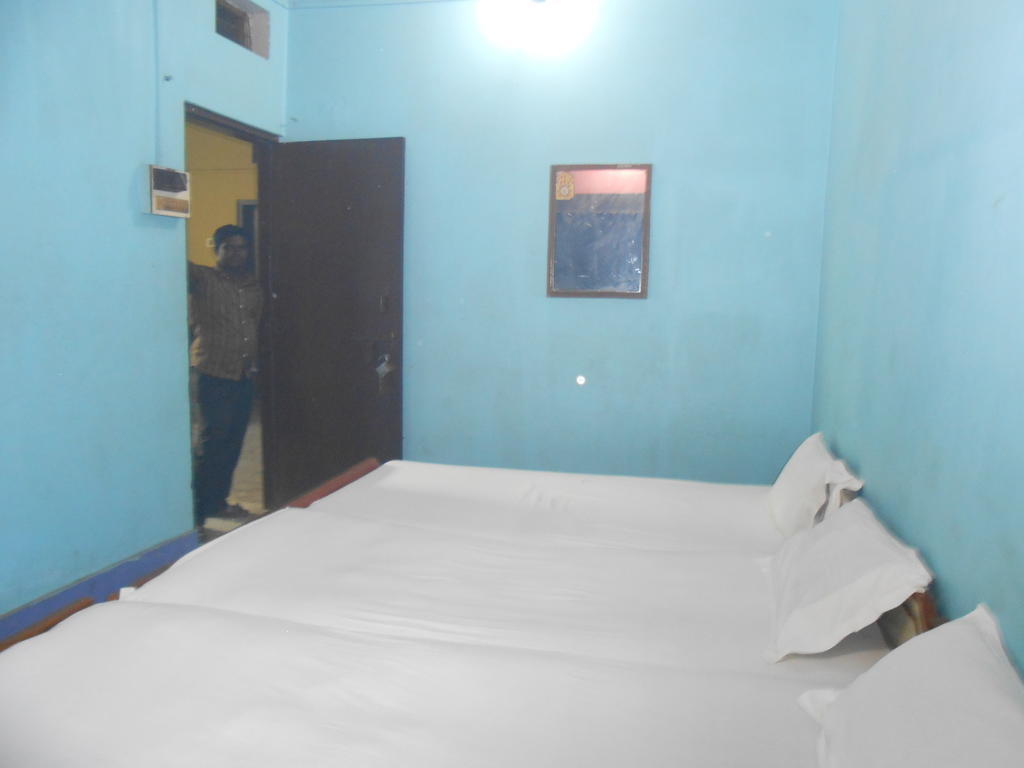 ורנאסי Hotel Sonmony חדר תמונה