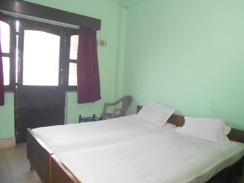ורנאסי Hotel Sonmony חדר תמונה