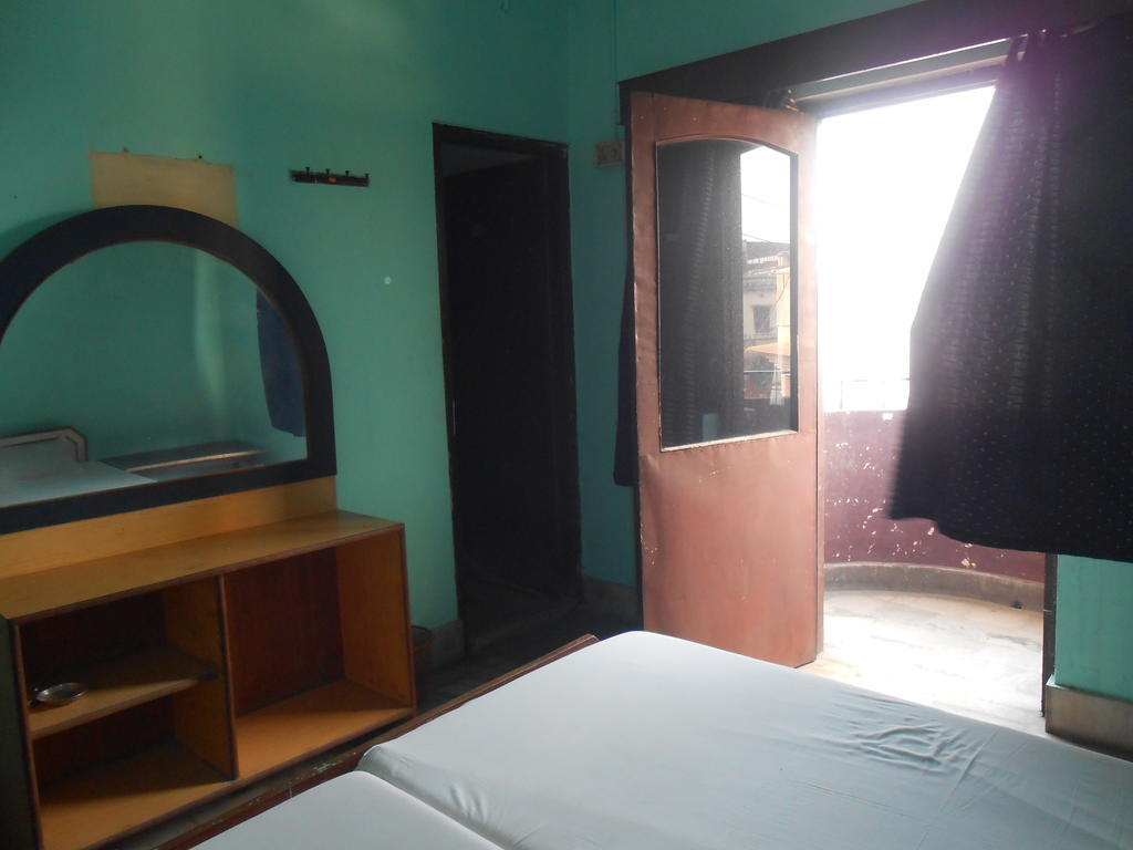 ורנאסי Hotel Sonmony חדר תמונה