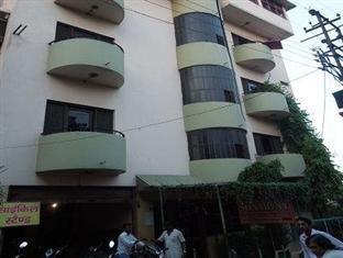 ורנאסי Hotel Sonmony מראה חיצוני תמונה